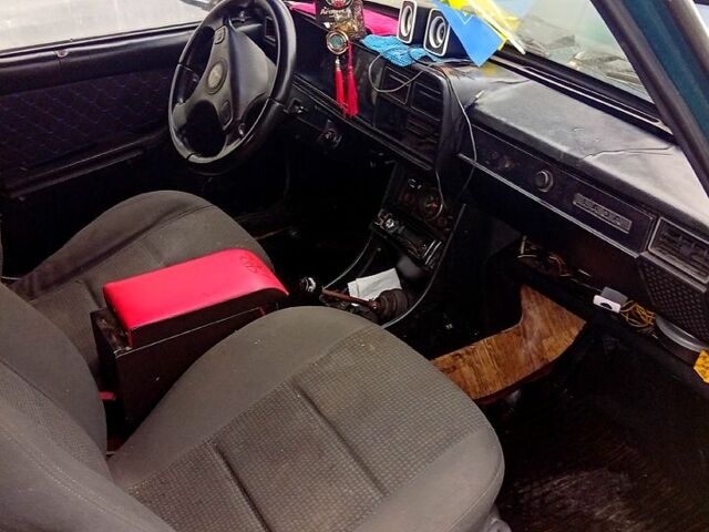 Зеленый ВАЗ 2104, объемом двигателя 1.6 л и пробегом 280 тыс. км за 850 $, фото 2 на Automoto.ua