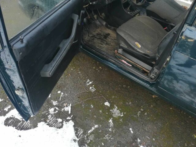 Зеленый ВАЗ 2104, объемом двигателя 1.5 л и пробегом 60 тыс. км за 1400 $, фото 3 на Automoto.ua