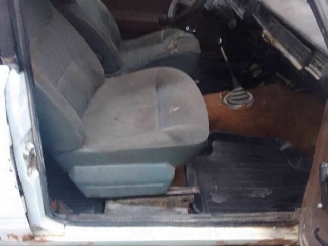 Білий ВАЗ 2105, об'ємом двигуна 0 л та пробігом 200 тис. км за 286 $, фото 4 на Automoto.ua