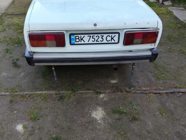 Білий ВАЗ 2105, об'ємом двигуна 1.3 л та пробігом 300 тис. км за 500 $, фото 3 на Automoto.ua