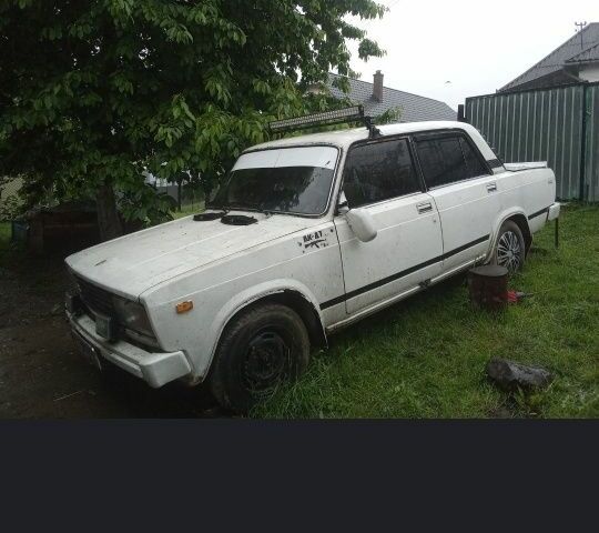 Белый ВАЗ 2105, объемом двигателя 0 л и пробегом 5 тыс. км за 179 $, фото 3 на Automoto.ua