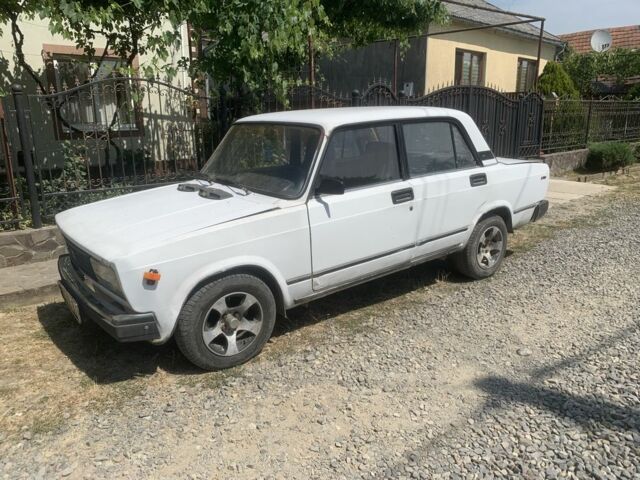 Білий ВАЗ 2105, об'ємом двигуна 0 л та пробігом 777 тис. км за 358 $, фото 2 на Automoto.ua