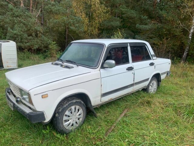 Белый ВАЗ 2105, объемом двигателя 0 л и пробегом 1000 тыс. км за 500 $, фото 1 на Automoto.ua