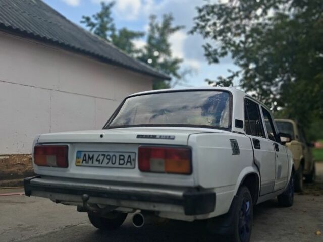 Белый ВАЗ 2105, объемом двигателя 0 л и пробегом 1000 тыс. км за 474 $, фото 2 на Automoto.ua