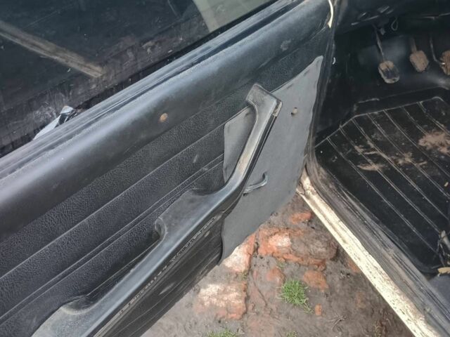 Білий ВАЗ 2105, об'ємом двигуна 1 л та пробігом 180 тис. км за 430 $, фото 4 на Automoto.ua