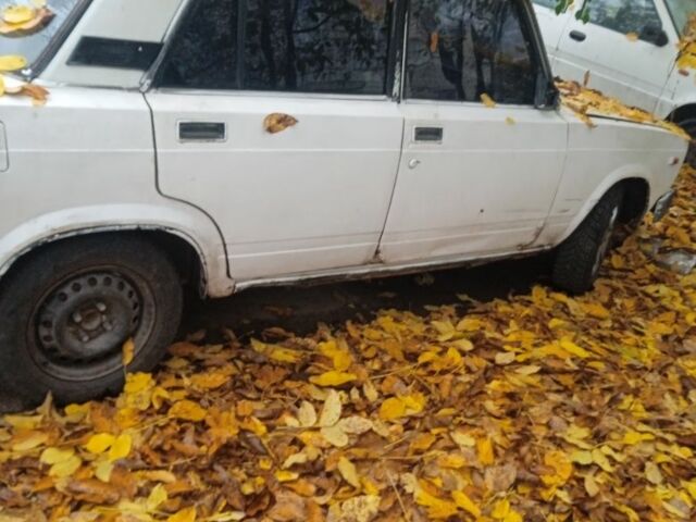 Белый ВАЗ 2105, объемом двигателя 0 л и пробегом 1000 тыс. км за 284 $, фото 1 на Automoto.ua