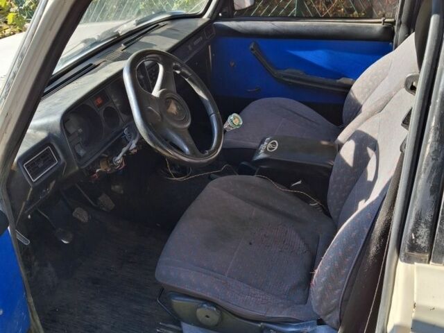 Белый ВАЗ 2105, объемом двигателя 1.3 л и пробегом 92 тыс. км за 470 $, фото 5 на Automoto.ua