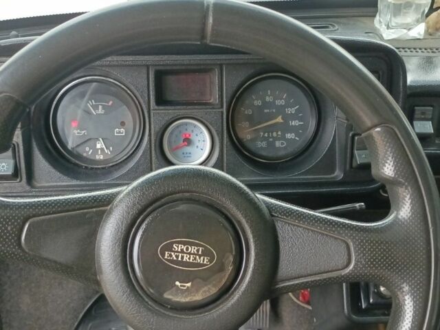 Білий ВАЗ 2105, об'ємом двигуна 1.5 л та пробігом 250 тис. км за 761 $, фото 22 на Automoto.ua