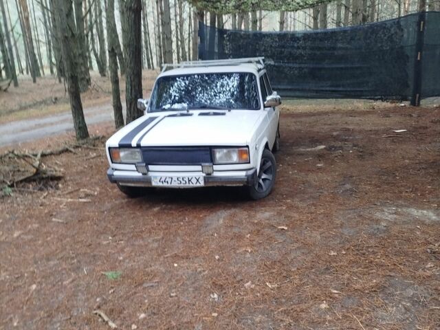 Білий ВАЗ 2105, об'ємом двигуна 1.5 л та пробігом 250 тис. км за 761 $, фото 3 на Automoto.ua