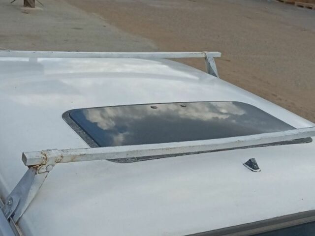 Білий ВАЗ 2105, об'ємом двигуна 1.5 л та пробігом 250 тис. км за 761 $, фото 19 на Automoto.ua