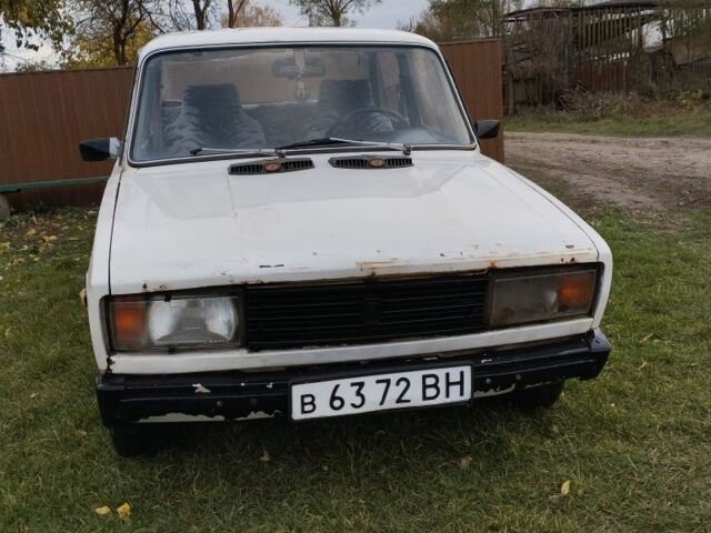 Белый ВАЗ 2105, объемом двигателя 0 л и пробегом 292 тыс. км за 450 $, фото 2 на Automoto.ua