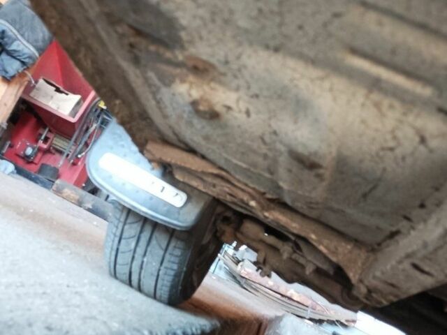 Білий ВАЗ 2105, об'ємом двигуна 1.5 л та пробігом 250 тис. км за 761 $, фото 6 на Automoto.ua