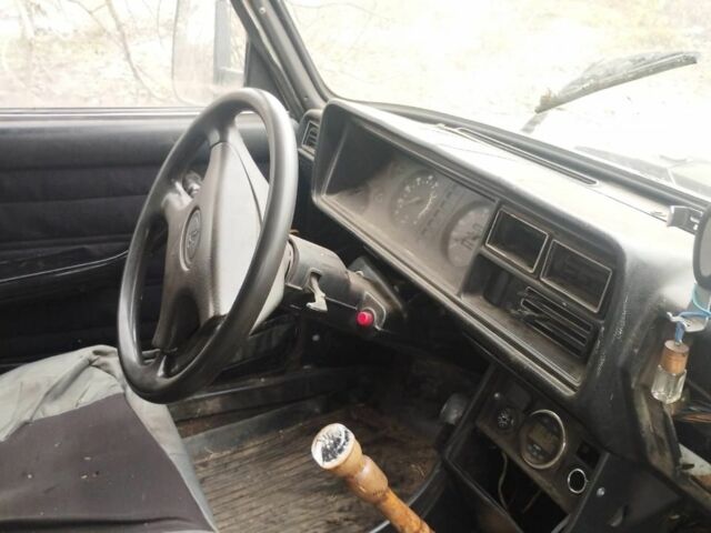 Білий ВАЗ 2105, об'ємом двигуна 0 л та пробігом 250 тис. км за 1064 $, фото 4 на Automoto.ua