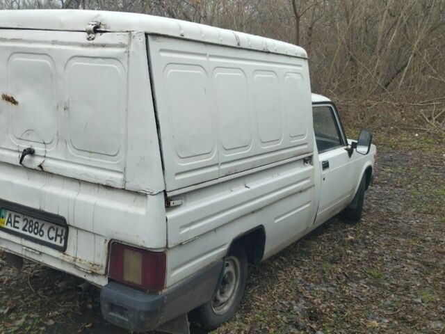 Білий ВАЗ 2105, об'ємом двигуна 0 л та пробігом 250 тис. км за 1064 $, фото 3 на Automoto.ua