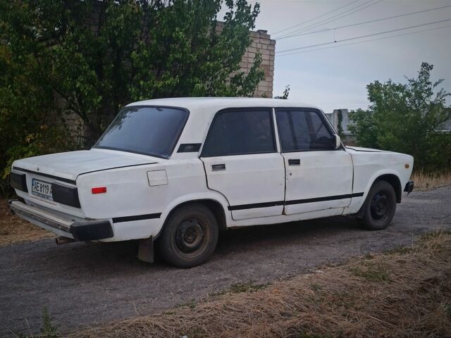 Белый ВАЗ 2105, объемом двигателя 1.3 л и пробегом 300 тыс. км за 583 $, фото 1 на Automoto.ua