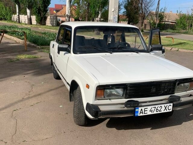 Белый ВАЗ 2105, объемом двигателя 1.3 л и пробегом 500 тыс. км за 750 $, фото 1 на Automoto.ua