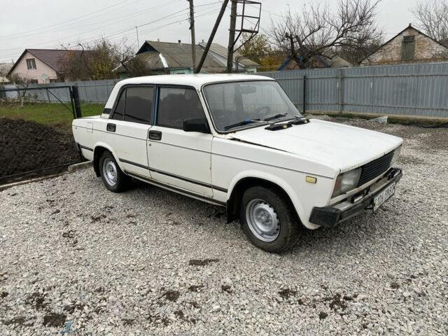 Белый ВАЗ 2105, объемом двигателя 0 л и пробегом 150 тыс. км за 450 $, фото 2 на Automoto.ua