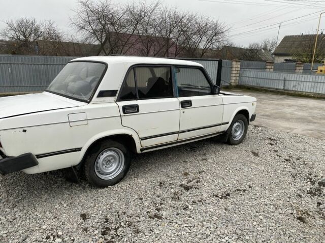 Белый ВАЗ 2105, объемом двигателя 0 л и пробегом 150 тыс. км за 450 $, фото 1 на Automoto.ua