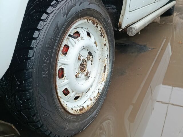 Белый ВАЗ 2105, объемом двигателя 0 л и пробегом 459 тыс. км за 357 $, фото 3 на Automoto.ua