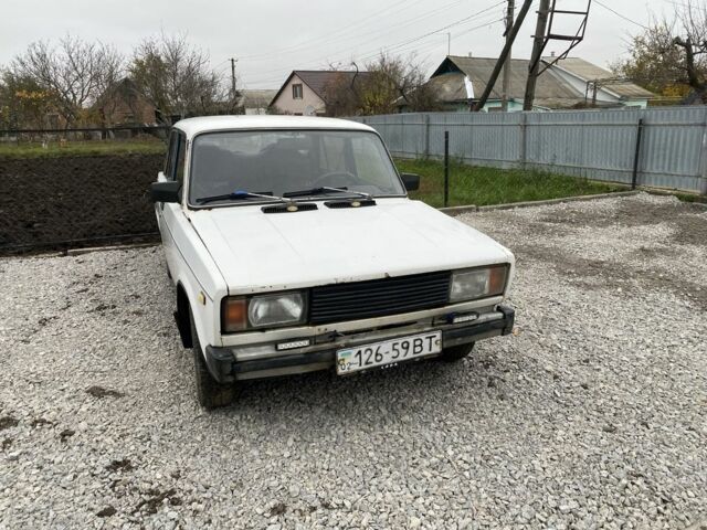 Белый ВАЗ 2105, объемом двигателя 0 л и пробегом 150 тыс. км за 450 $, фото 3 на Automoto.ua