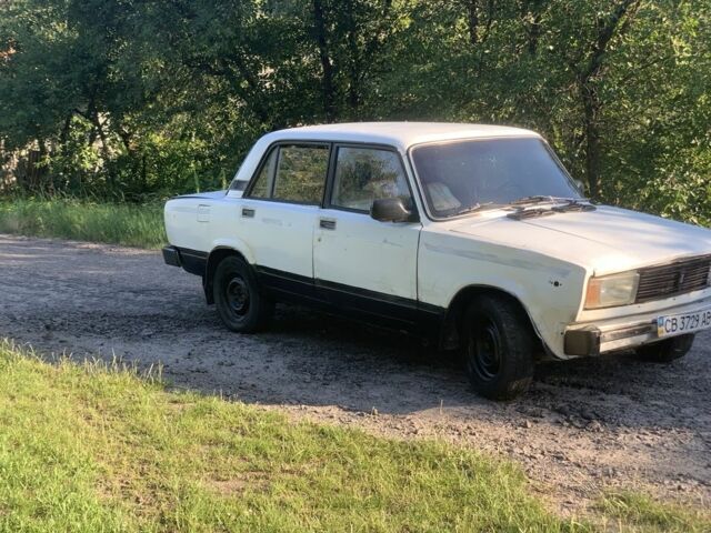 Белый ВАЗ 2105, объемом двигателя 1.3 л и пробегом 99 тыс. км за 421 $, фото 2 на Automoto.ua