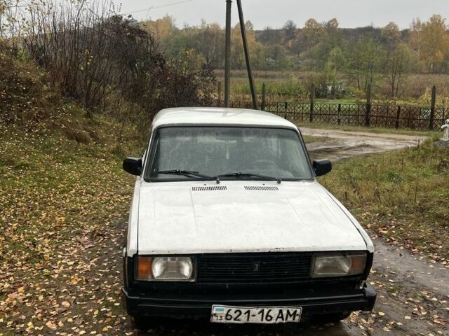 ВАЗ 2105 1981 в Сумах на Automoto.ua Белый ВАЗ 2105, объемом двигателя 1.3 л и пробегом 70 тыс. км за 444 $, фото 1 на Automoto.ua