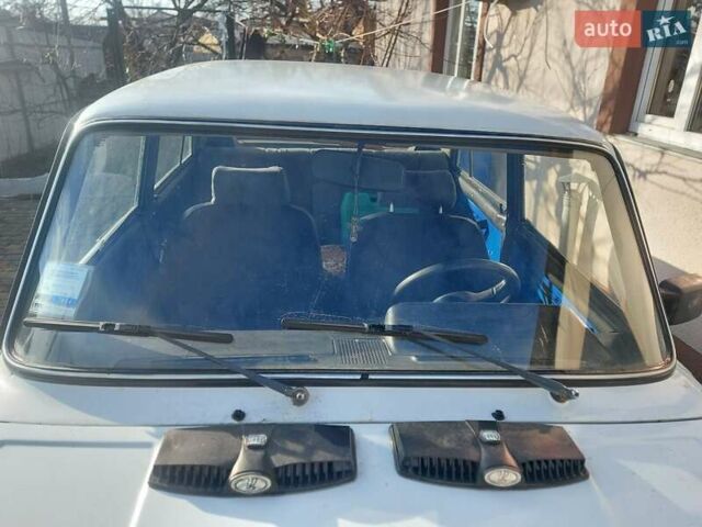 Белый ВАЗ 2105, объемом двигателя 1.3 л и пробегом 100 тыс. км за 700 $, фото 3 на Automoto.ua