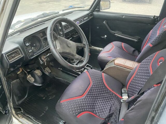 Белый ВАЗ 2105, объемом двигателя 0 л и пробегом 150 тыс. км за 450 $, фото 4 на Automoto.ua