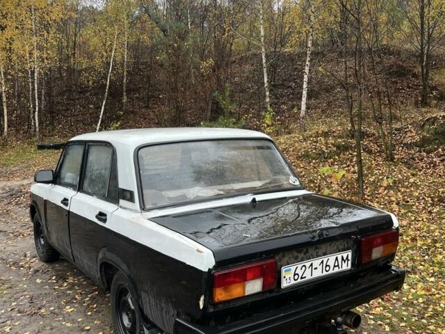 ВАЗ 2105 1981 в Сумах на Automoto.ua Белый ВАЗ 2105, объемом двигателя 1.3 л и пробегом 70 тыс. км за 444 $, фото 2 на Automoto.ua