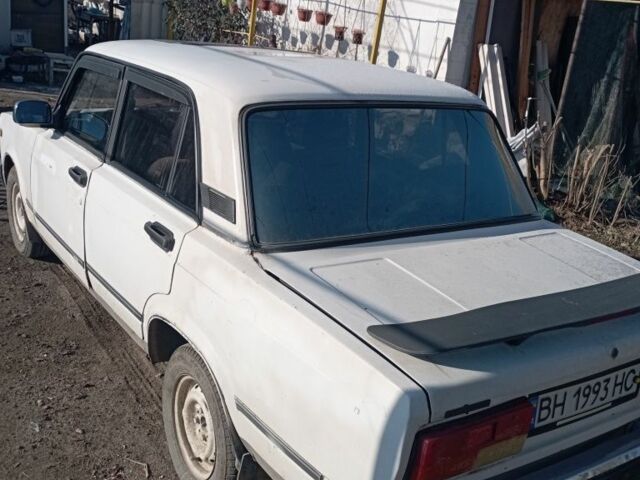 Белый ВАЗ 2105, объемом двигателя 1 л и пробегом 50 тыс. км за 691 $, фото 1 на Automoto.ua