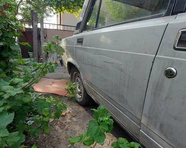Белый ВАЗ 2105, объемом двигателя 0 л и пробегом 30 тыс. км за 500 $, фото 3 на Automoto.ua