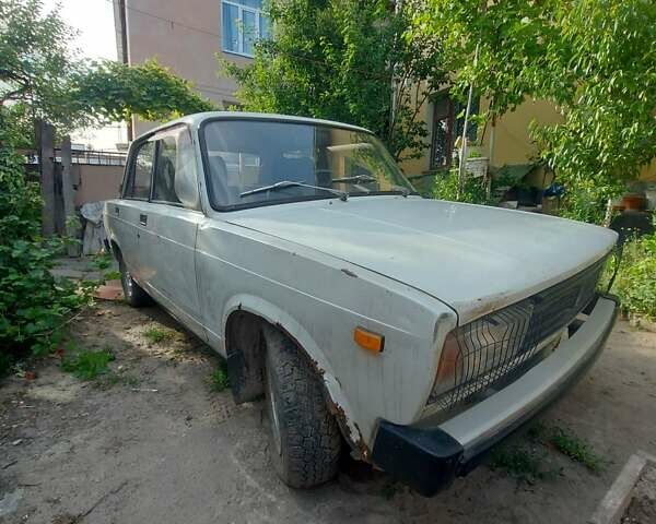 Белый ВАЗ 2105, объемом двигателя 0 л и пробегом 30 тыс. км за 500 $, фото 2 на Automoto.ua