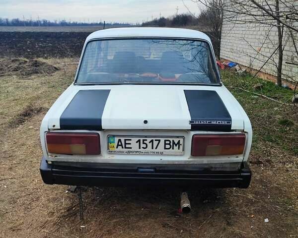 Белый ВАЗ 2105, объемом двигателя 1.3 л и пробегом 300 тыс. км за 482 $, фото 2 на Automoto.ua