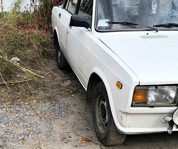Білий ВАЗ 2105, об'ємом двигуна 1 л та пробігом 64 тис. км за 900 $, фото 1 на Automoto.ua