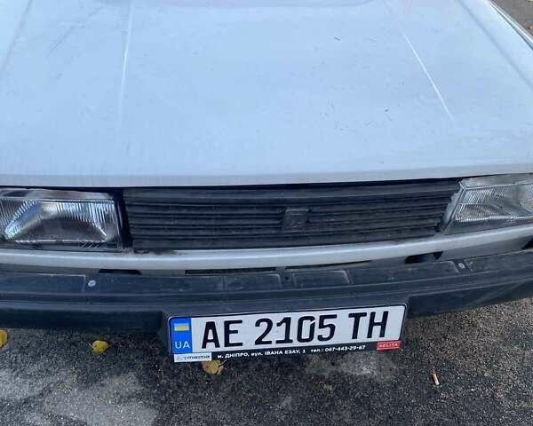 ВАЗ 2105 1982 в Днепре (Днепропетровске) на Automoto.ua Белый ВАЗ 2105, объемом двигателя 1.2 л и пробегом 20 тыс. км за 800 $, фото 6 на Automoto.ua