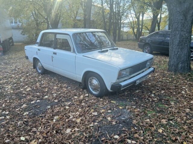 ВАЗ 2105 1982 в Черкассах на Automoto.ua Белый ВАЗ 2105, объемом двигателя 0 л и пробегом 84 тыс. км за 1000 $, фото 2 на Automoto.ua