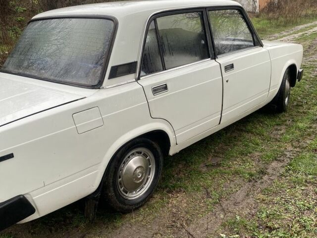 Белый ВАЗ 2105, объемом двигателя 0 л и пробегом 70 тыс. км за 924 $, фото 7 на Automoto.ua