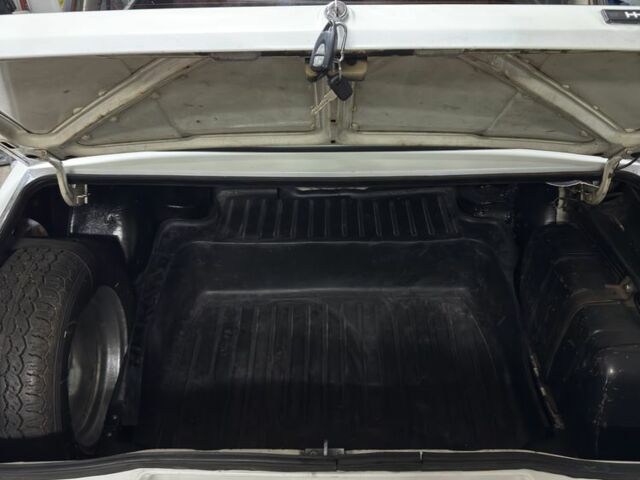 Белый ВАЗ 2105, объемом двигателя 1.5 л и пробегом 1 тыс. км за 912 $, фото 8 на Automoto.ua