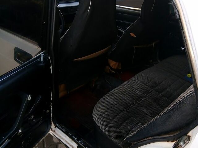 Білий ВАЗ 2105, об'ємом двигуна 1.3 л та пробігом 61 тис. км за 830 $, фото 5 на Automoto.ua