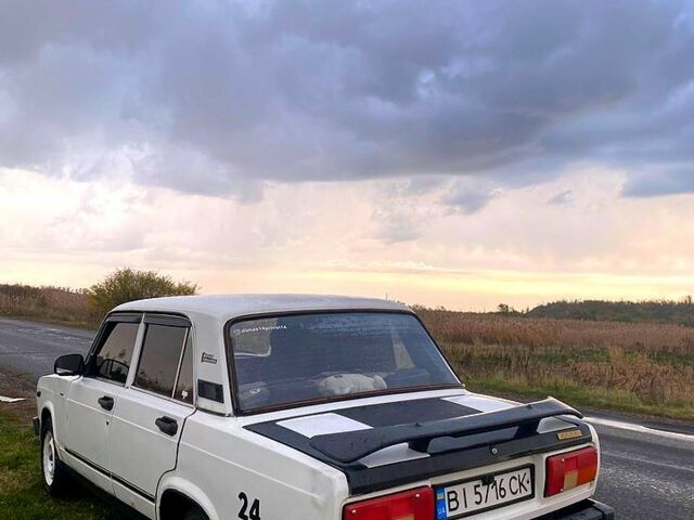 Белый ВАЗ 2105, объемом двигателя 1.2 л и пробегом 500 тыс. км за 1200 $, фото 1 на Automoto.ua