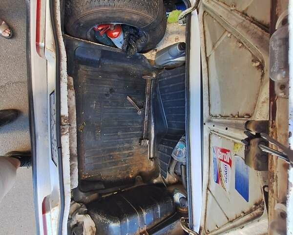 Белый ВАЗ 2105, объемом двигателя 1.2 л и пробегом 99 тыс. км за 838 $, фото 6 на Automoto.ua