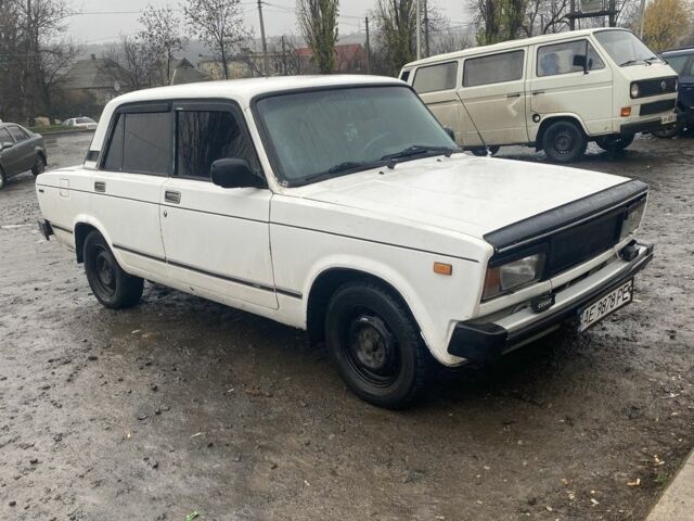 Белый ВАЗ 2105, объемом двигателя 1.3 л и пробегом 200 тыс. км за 713 $, фото 1 на Automoto.ua