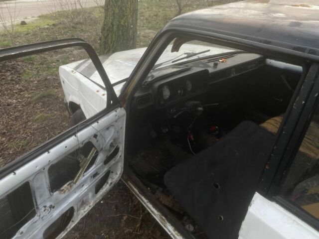 Белый ВАЗ 2105, объемом двигателя 1.4 л и пробегом 60 тыс. км за 71 $, фото 3 на Automoto.ua