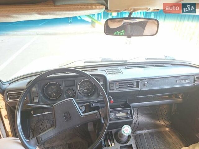 Белый ВАЗ 2105, объемом двигателя 1.2 л и пробегом 99 тыс. км за 838 $, фото 11 на Automoto.ua