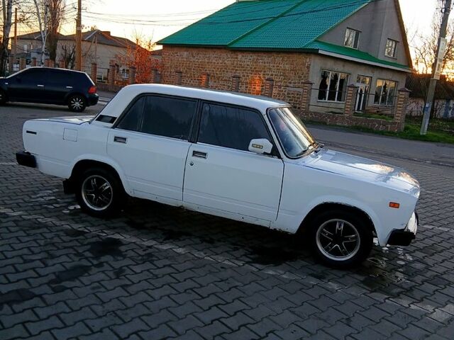 Білий ВАЗ 2105, об'ємом двигуна 1.3 л та пробігом 61 тис. км за 830 $, фото 3 на Automoto.ua