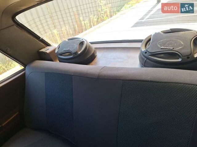 Белый ВАЗ 2105, объемом двигателя 1.2 л и пробегом 99 тыс. км за 838 $, фото 8 на Automoto.ua