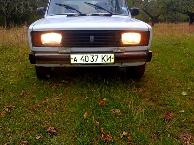 Белый ВАЗ 2105, объемом двигателя 1.5 л и пробегом 0 тыс. км за 650 $, фото 1 на Automoto.ua