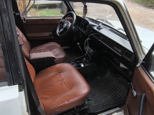 Білий ВАЗ 2105, об'ємом двигуна 1 л та пробігом 64 тис. км за 900 $, фото 4 на Automoto.ua