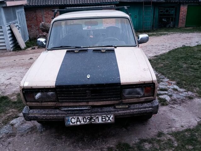 Белый ВАЗ 2105, объемом двигателя 1 л и пробегом 30 тыс. км за 24 $, фото 2 на Automoto.ua