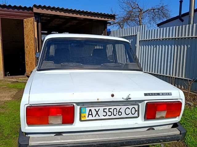 Белый ВАЗ 2105, объемом двигателя 1.3 л и пробегом 50 тыс. км за 800 $, фото 2 на Automoto.ua